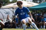 「日本人が負傷交代…同僚韓国人が“お姫様抱っこ”　珍光景にドイツ衝撃「どういう状況？」」の画像1