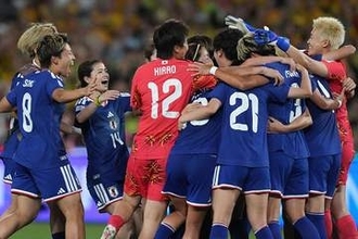 マンU、リバプール、ブライトン…日本人へ祝福続々「素敵すぎ」　ファン感動「ほっこり」