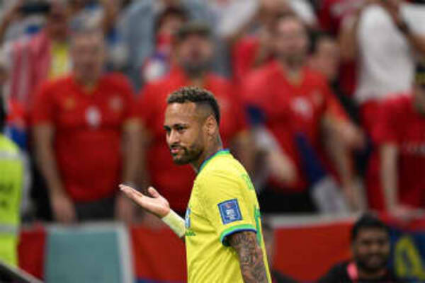 W杯 やはりブラジルがいないと始まらない ピッチに現れた カナリア軍団 で一際輝く 背番号10番 22年11月25日 エキサイトニュース