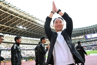 J1クラブ監督が契約更新「きたー！」　昇格→優勝争い→クラブ初V…ファン歓喜「涙がでるほど嬉しい」