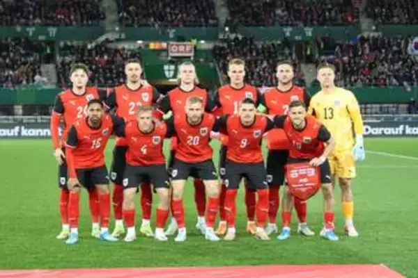 22年前に色を入れ替え…欧州強豪のW杯ユニ　研究家注目の1着は「大理石のテーブルを想起」