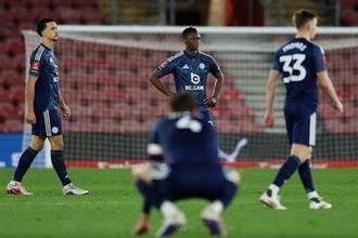 プレミア制覇から10年…3部転落を現地特集「急速に衰退」　流れを変えた“墜落事故”