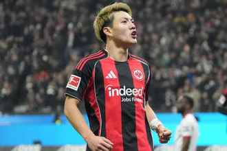 日本の10番が「試合を決める」　5人包囲網を無効化…衝撃弾で現地高評価「見事なソロプレー」