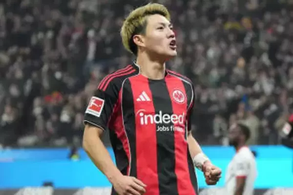 日本の10番が「試合を決める」　5人包囲網を無効化…衝撃弾で現地高評価「見事なソロプレー」