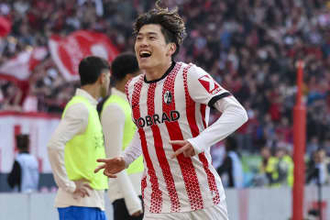 強豪相手に「きたぞこれ」　今季4ゴール目…24歳日本人が独で奮闘「適応具合が半端ない」