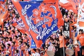 「ほぼ全員が持ってる」　開幕を彩った光の海…3万人の絶景にファン驚愕「所持率の高さハンパない」
