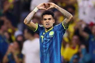 コロンビアがウズベキスタンに3発勝利　カメラマン激突の珍事件も…アジア勢のW杯初戦は2勝4分3敗