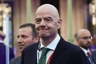 FIFA会長の“暴走”に元選手は「もうたくさんだ」　商業主義に猛反発…「身内」のレジェンドからも辞任要求