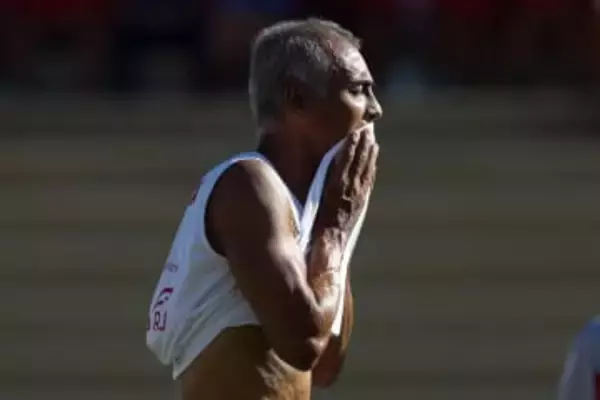 60歳なのに…レジェンドの衝撃肉体「何したらこんな筋肉」　軽快ダンスが「かっこいい」