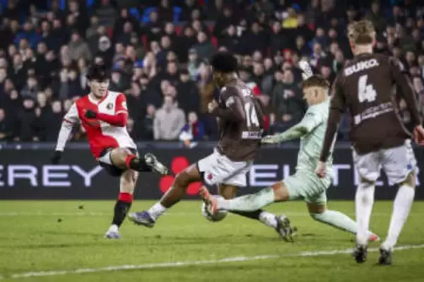 中継に現れたレジェンド「貫禄ある」　現地スタンドで…後輩との共演で「胸が熱くなる」