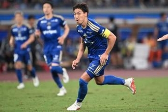 ピッチ上で喧嘩勃発「熱くなって」　元日本代表がど突く…口論で「しばきたくなって」