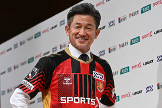 選手の食事会に「カズがいる！」　元代表守護神も…豪華集結が話題「すごすぎる」「微笑ましい」