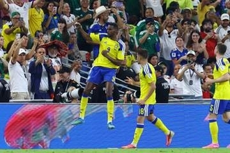 日本と同組スウェーデンが5-1快勝でグループ首位に　イサク＆ギョケレシュ弾でチュニジア撃破