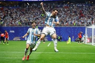 メッシが鮮やか弾で今大会8ゴール目　0-2から追いつく劇的な一撃…W杯通算21ゴール目