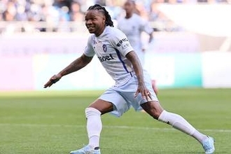 J助っ人が放った“GK泣かせ”の魔球「チート選手」　驚愕シュートが「何回見ても笑っちゃう」