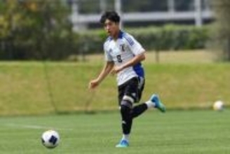 日本の16歳が「試合を決定づけた」　”10番”が独走ドリブルから圧巻弾…現地注目の「鋭い左足」