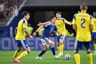 本田圭佑も声を荒げた「ファウルじゃないよ！」　日本戦の判定にファン憤慨「舐められてるよな」