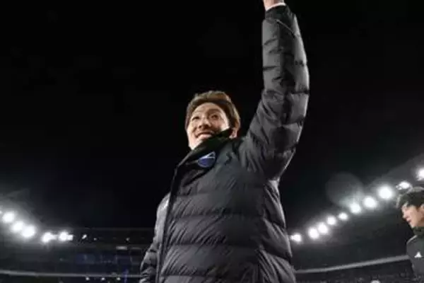 元日本代表DFが衝撃イメチェン「どうした？」　“金髪姿”に変身でファン仰天「イケてる」