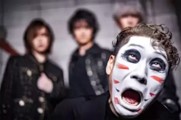 FC東京が「ゴールデンボンバー」の来場を発表　国立で代表曲披露「ワクワクMAXです」