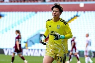 鈴木彩艶だけじゃない？　英日本人GKのアシストに衝撃「このキックスゴすぎる」「ザイオンより先に！」