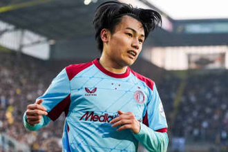 日本人の復活弾「吠えてるの珍しい」　豪快ダイビング…感情爆発に衝撃「らしくない」