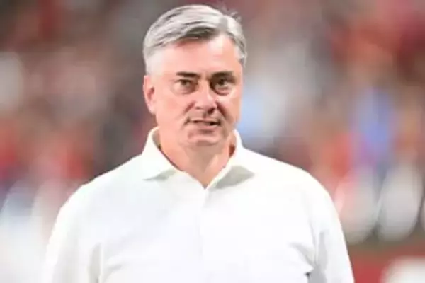 浦和がスコルジャ監督続投を正式発表　リーグ7位から巻き返し決意「チームに向き合っていきたい」