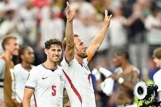 イングランドの巨大横断幕は「最も注目を集めた」 祝福で描かれたまさかの人物「アメリカンな方法」