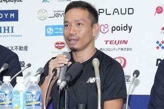 長友佑都、現役続行を決断「引退に気持ちが傾いていた」　開幕戦前に行われた会見の一問一答