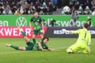 20歳日本人が決めた「鮮やかなカウンター」　W杯入りに猛アピール…独で待望の一撃に現地注目