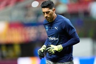 世紀に残る大乱闘事件「突如ボクシングに」　試合中にGKが大暴挙…現地騒然「完全に我を失った」