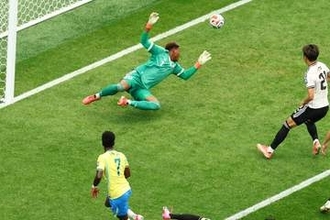 日本代表のブロックが「W杯歴代最高」 ブラジルエースを相手にスーパーセーブが「ワールドクラスの瞬間」