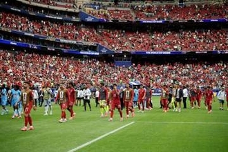 W杯“ゴミ拾い”が影響拡大「日本に感謝」　ポルトガルも実践…有志の行動「見習うべき」