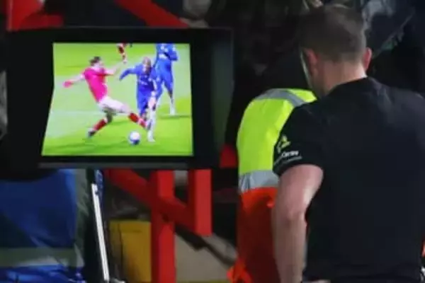 ファンがVAR確認を妨害「違法に侵入」　主審が映像見れず…クラブ遺憾の意「犯人を特定し裁判に」