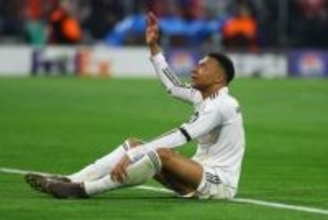 W杯に影響の可能性？　フランス代表エースが負傷交代…現地報道「今季再びプレーできるか不透明」