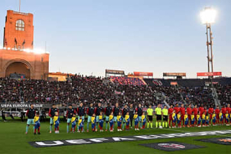 スタジアムの“選手トンネル”が「秘密基地」　裏側に潜入…長すぎる廊下に注目「好物」