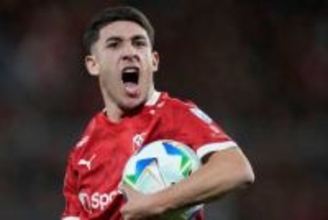 ペナルティーエリア外から「信じられない」　相手GKも見送り…衝撃弾が「賞にふさわしい」