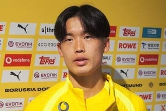 トップ帯同も「厳しいのが現状」　ドルトムントで躍動…18歳日本人が見つめる足元「まだアンダーの選手」
