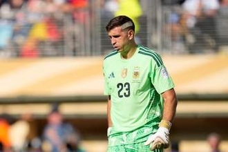 鈴木彩艶加入で「余剰戦力となっていた」　W杯優勝GKがチェルシー移籍へ…英報道「問題を解決する」