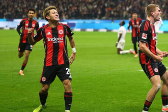 堂安律の決勝弾が「すんごい」　守備網を突破→カットイン左足弾に衝撃「キープ力すご」