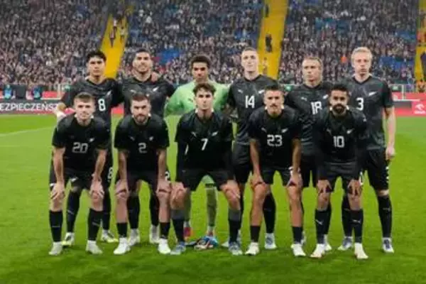 W杯ユニが「オールブラックス」　専門家注目…サッカーも黒に「銀シダのグラフィック」