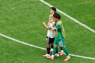 ブラジル戦後に「何度見ても涙が止まらない」　ピッチに広がった感動の光景…ファン反響「めっちゃいいやつやん」