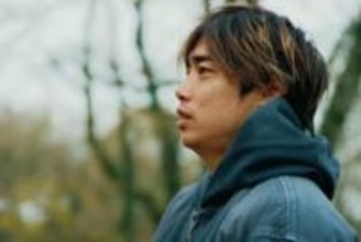 伊東純也を生んだ“海と山”「無理やり連れて」　2人の弟と磨いた原点…道を拓いた一つのゴール