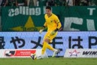 離脱中に控えGK台頭…監督は「競争が始まった」　守護神復帰で完封「良い形で入れた」