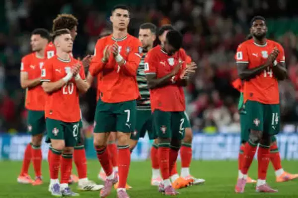 ポルトガル代表の新ユニフォームがお披露目　W杯で着用…波がモチーフ、緑ラインが映える一着に