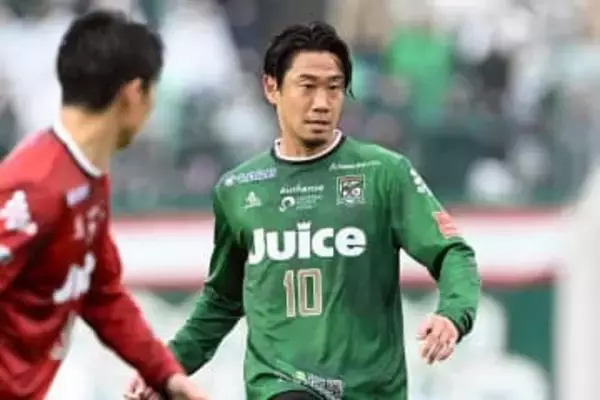 本田→香川ホットラインが復活　柏木引退試合で躍動…絶妙な連係弾を披露