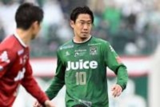 本田→香川ホットラインが復活　柏木引退試合で躍動…絶妙な連係弾を披露