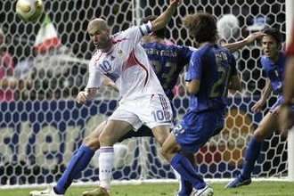 世界が唖然とした瞬間　フランスの英雄が前代未聞の去り際…W杯決勝で起きた歴史に残る事件