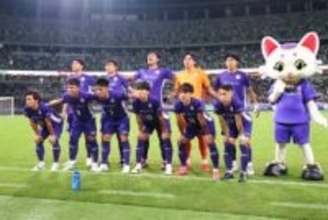 ファン衝撃の新ユニ「初めてみた」　“斬新デザイン”の1着が話題「思い切ったな」「中東っぽい」