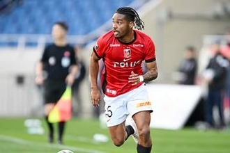 J1浦和、オナイウ阿道への処分決定　中指を立てる侮辱的行為…出場自粛、制裁金、厳重注意