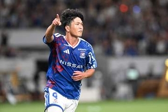 JFL→日本代表選出の裏側…拍手喝采で「おぉー！」　異色の経歴にファン驚き「アニメの主人公過ぎる」